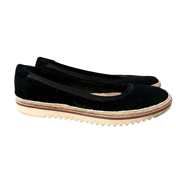 Collection by Clark’s black flats. Size 8 - Picture 3 of 5